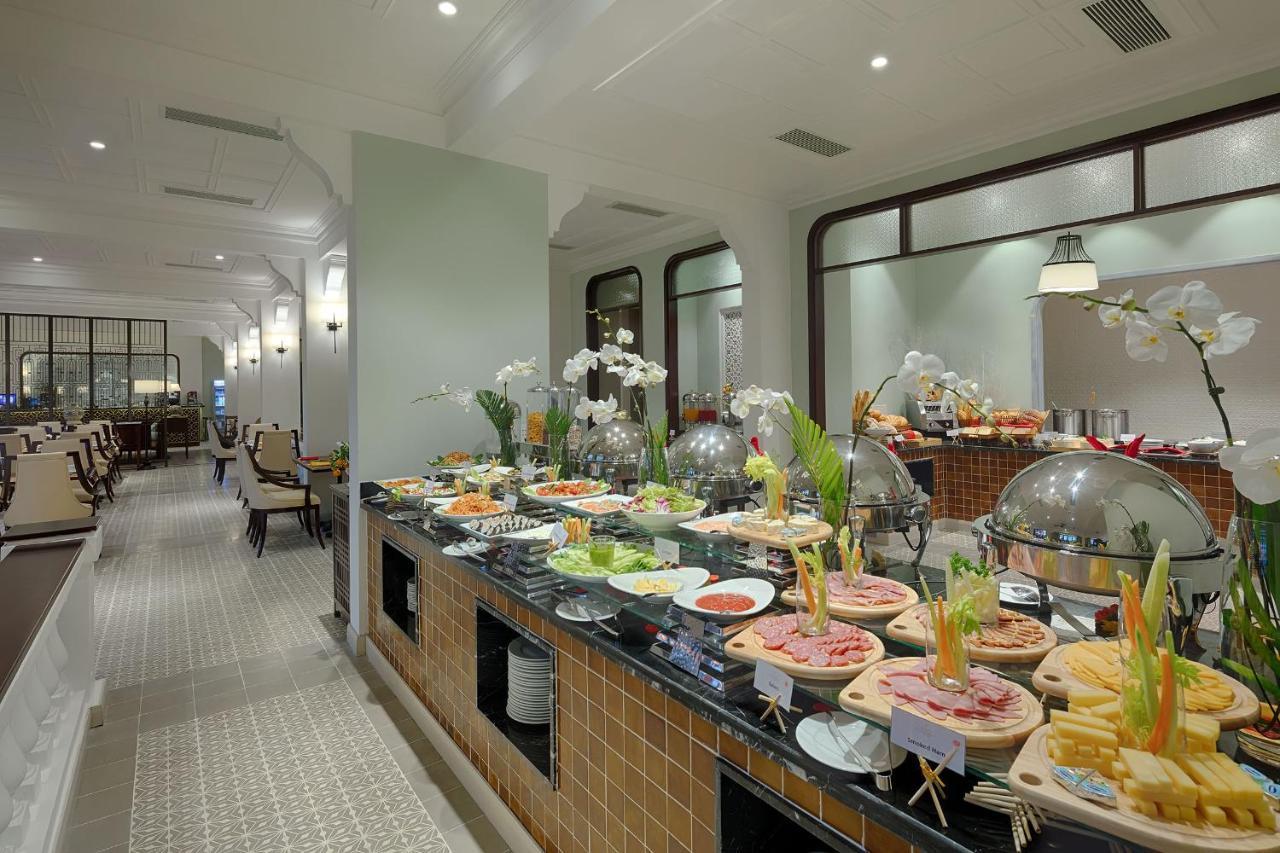 فندق وسبا اليجرو هوي آن - إيه ليتل بوتيك لوكس هوي ان المظهر الخارجي الصورة A buffet at a hotel