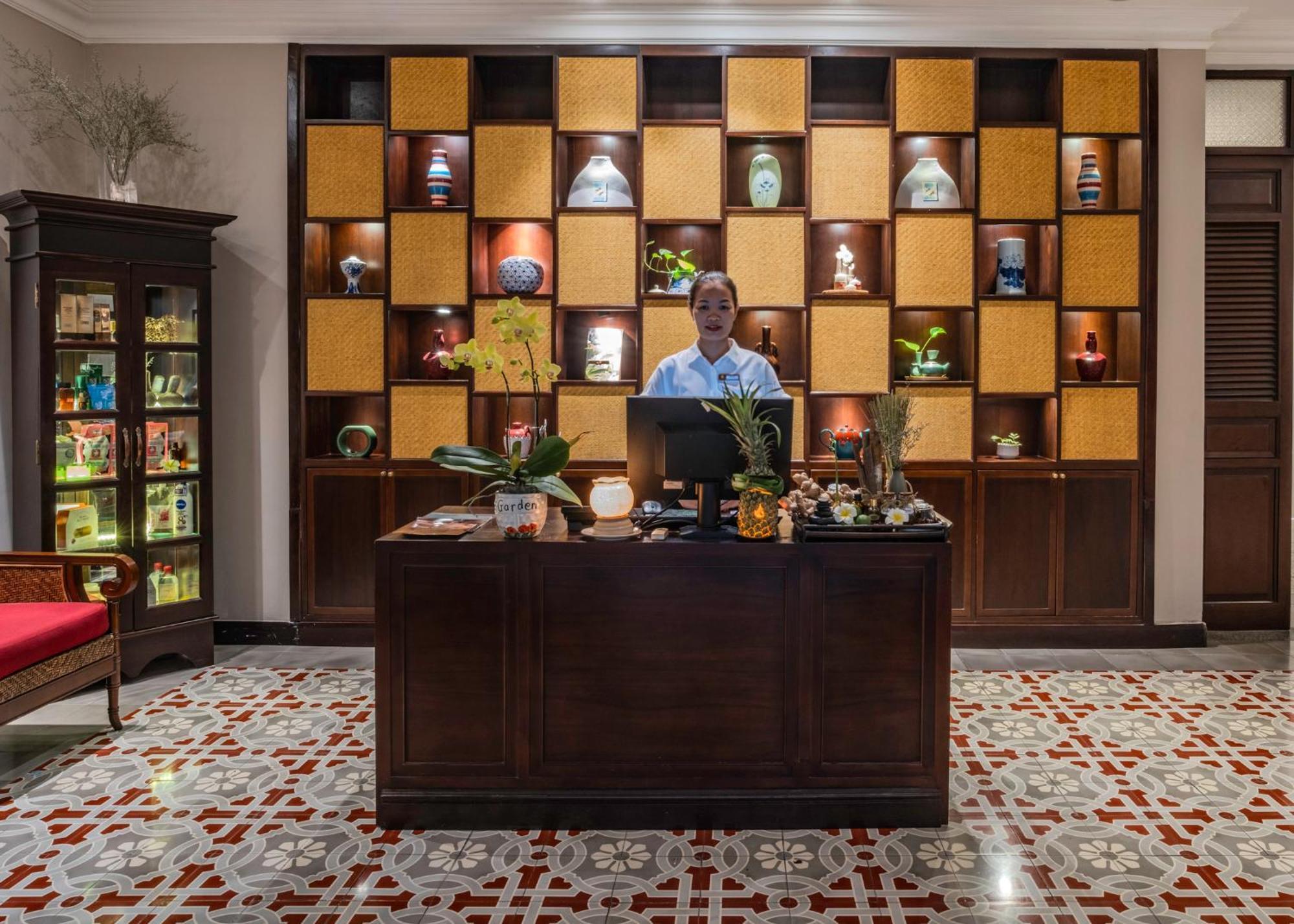 فندق وسبا اليجرو هوي آن - إيه ليتل بوتيك لوكس هوي ان المظهر الخارجي الصورة Reception desk at the hotel